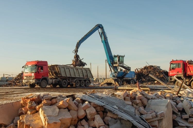 Quanto costa il trasporto a discarica? Trasporto Calcinacci